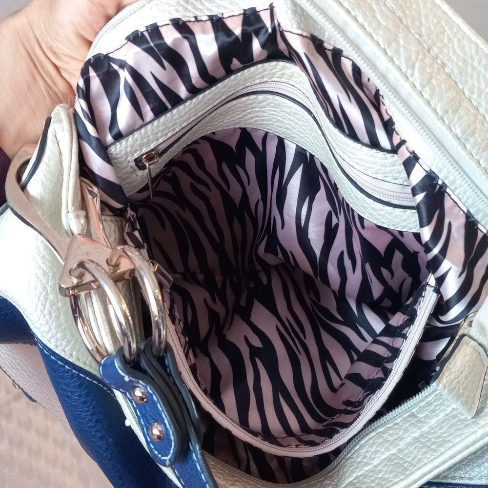 Beautiful Unbranded Shoulder Purse - Picture 8 of 11